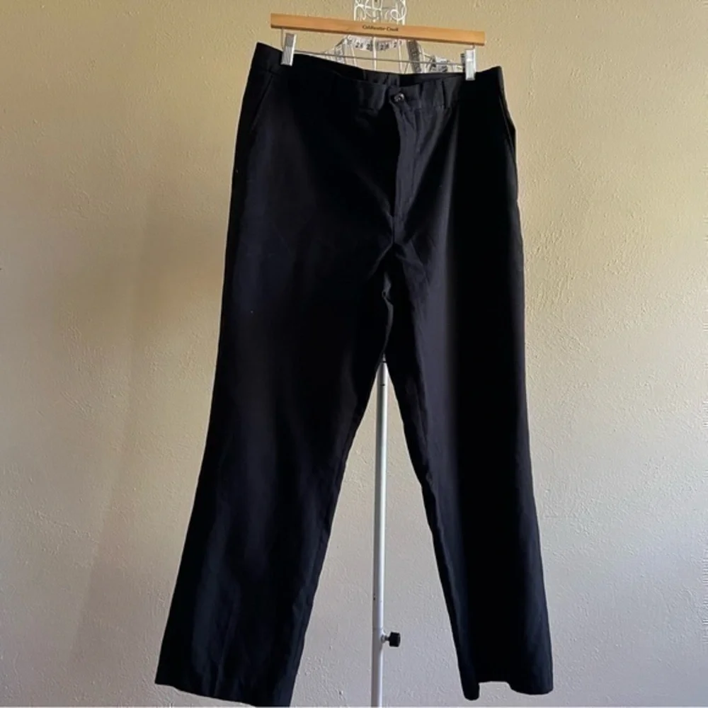 Men’s Joseph Abboud black dress pants, Size 34/29. EUC.